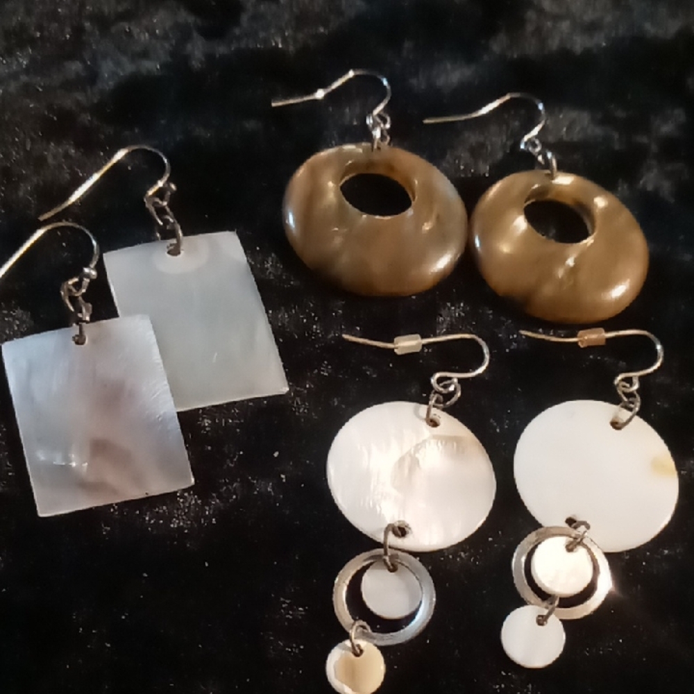 Elegant Brown Acrylic and White Shell  Earrings Set. Lightweight Beautiful Shell